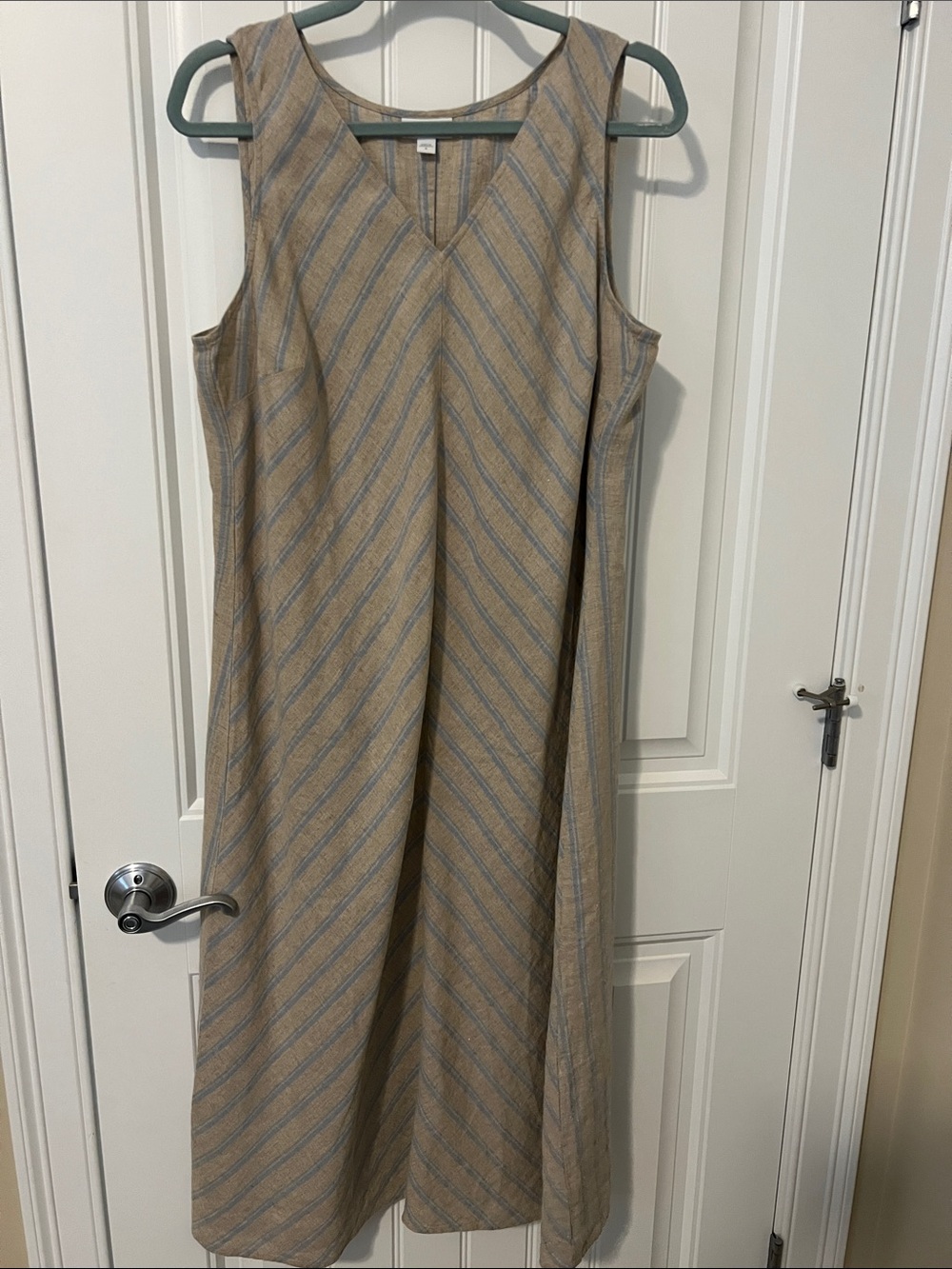 J Jill linen dress - simple yet stunning! Size M